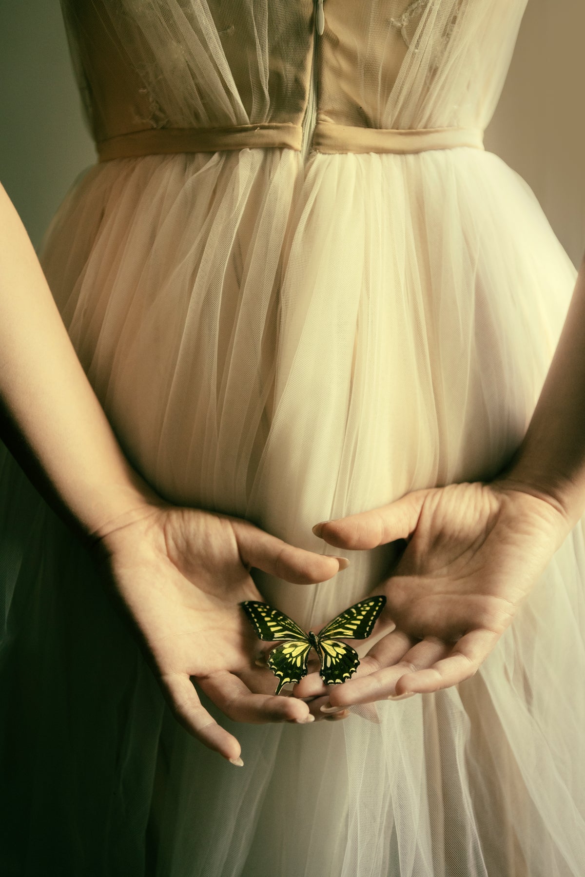 Avant-Garde White Performance Dress Rental – Pale Dominion