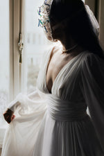 White & Blue Pearl Mesh Mask, Full-Coverage Stage Headdress